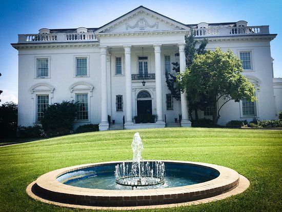 The Old Governor's Mansion